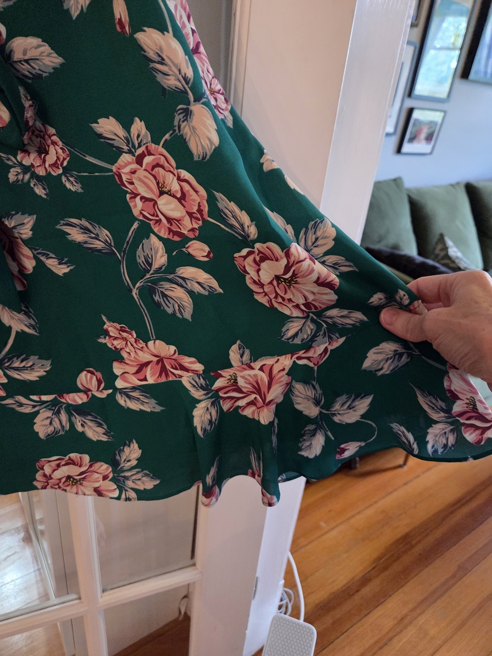 Review Green Floral Tie-Waist Ruffle Dress - Size US12 - Picture 9 of 10